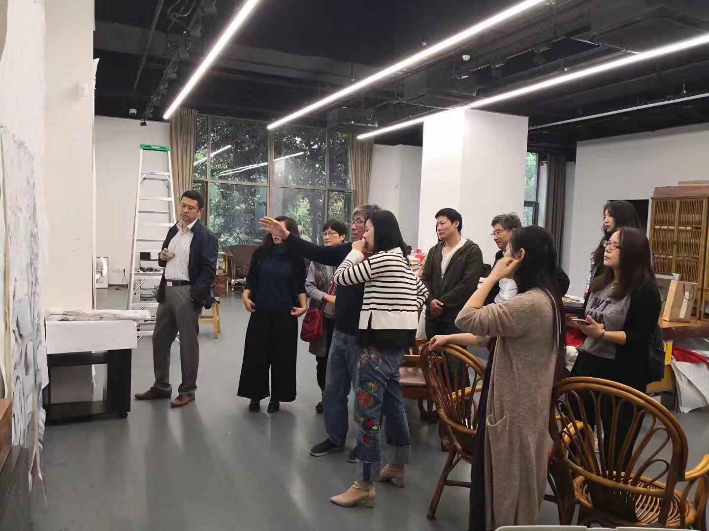 上海中国人物画创作沙龙成员赴韩硕导师工作室观摩学习